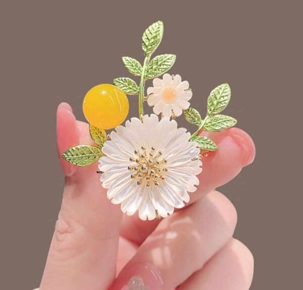 Green Flower brooch