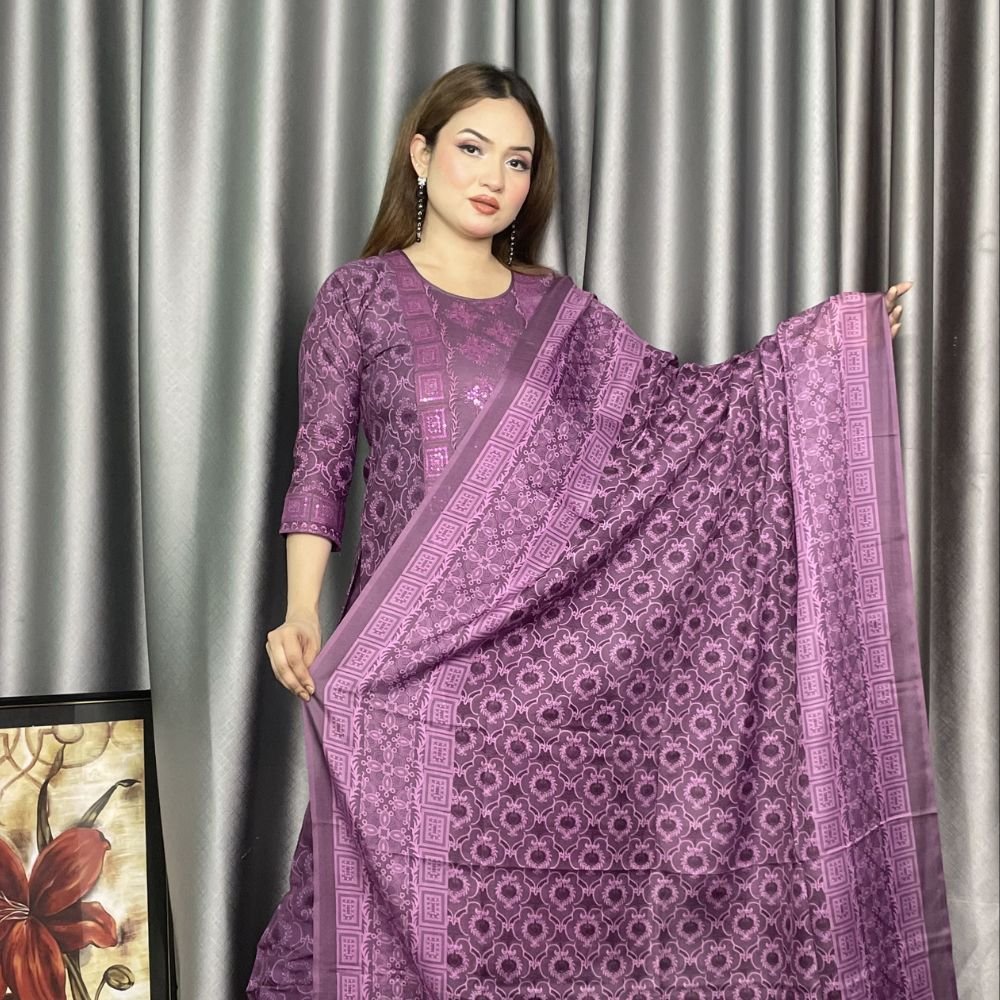 হ্যান্ড ওয়ার্কের এলিগেন্ট ডিজাইন কাস্মিরি চিনিগুড়া কটন পেয়াজ কালার